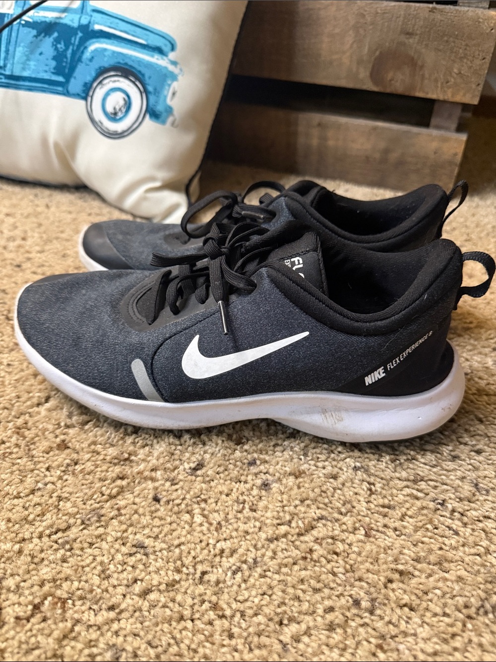 Nike Women’s Black and White Flex Experience RN Lightweight Sneakers